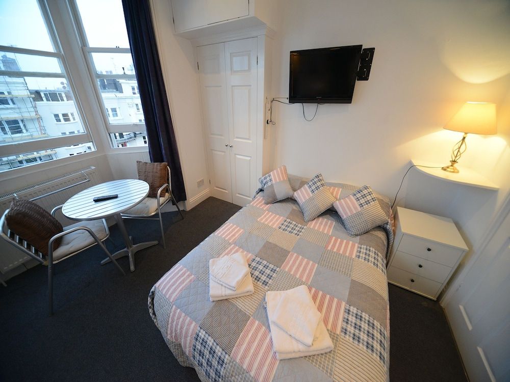 Marine View Family Room 2
