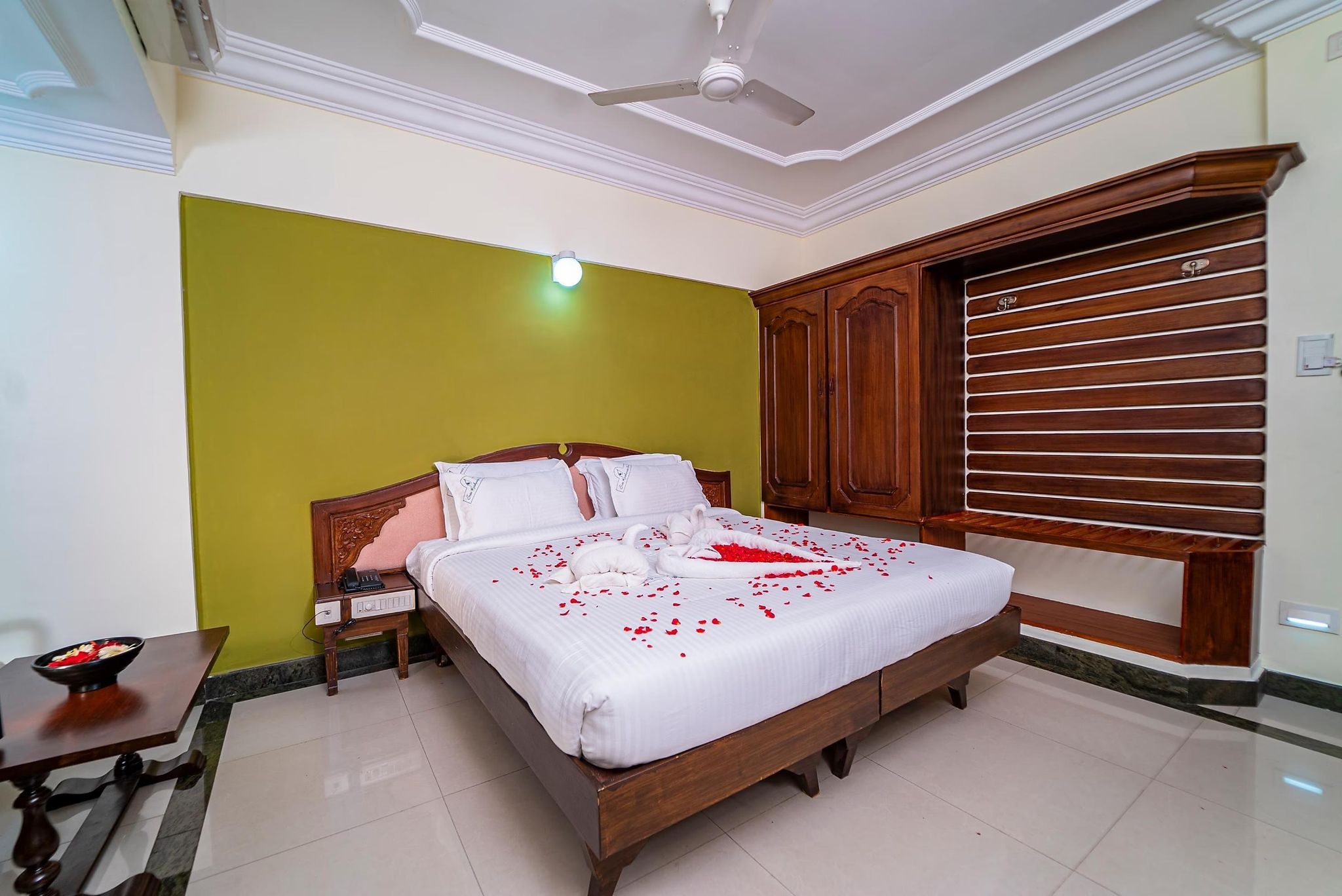 Sree Krishna Inn Studio AC - Cozy Rooms 2