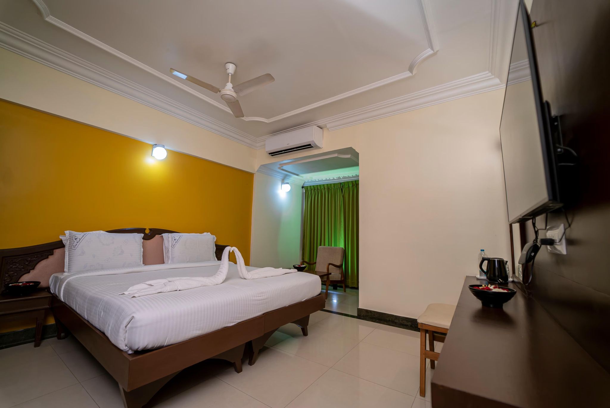Sree Krishna Inn Studio AC - Cozy Rooms