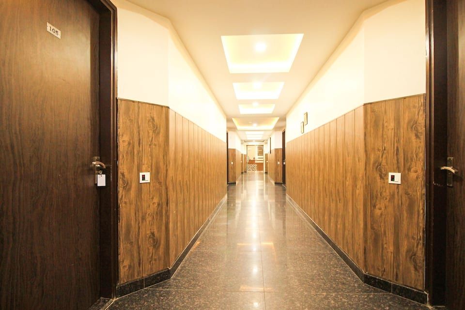 undefined The Elegance Hotel 4