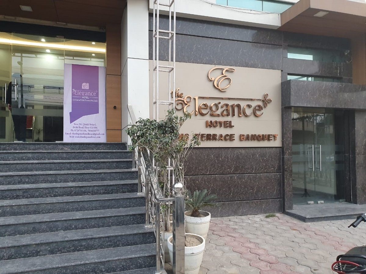 undefined The Elegance Hotel 9