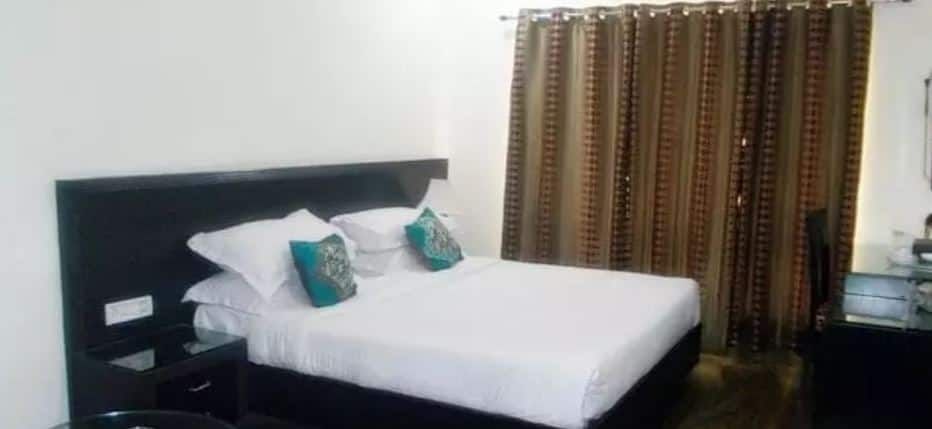 undefined Royal Inn 10