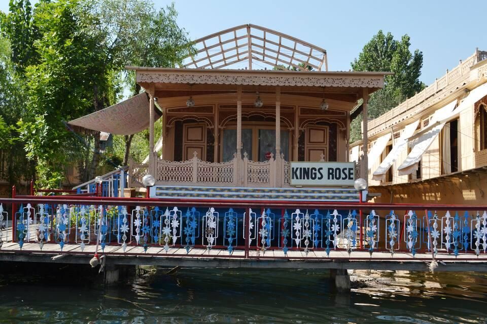 King Rose Houseboat