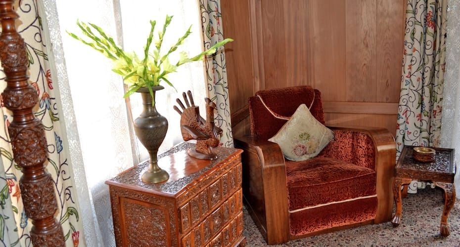 undefined Holiday Inn Houseboat 7