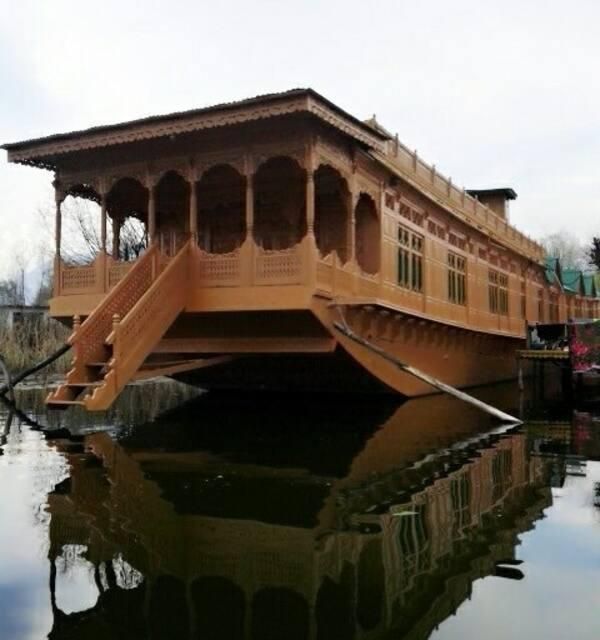 undefined Martin Houseboat 10