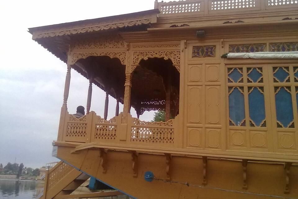 undefined Martin Houseboat 8