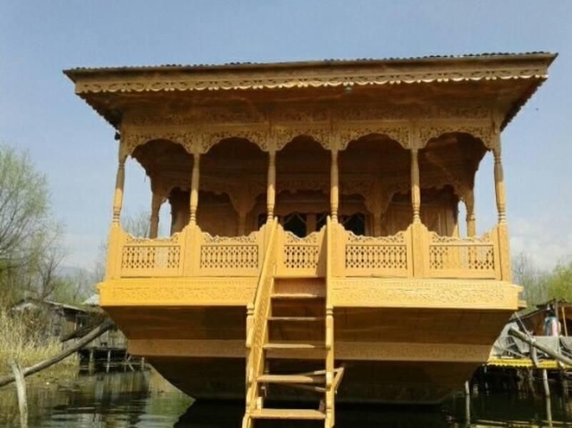 undefined Martin Houseboat 7