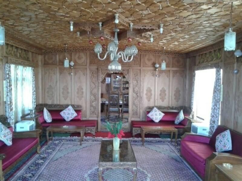 undefined Martin Houseboat 2