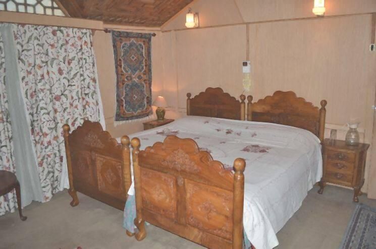 undefined Palace Heights House Boats 10