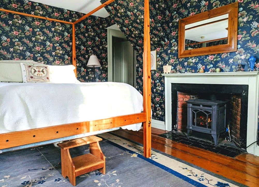 Classic Room, 1 Queen Bed, Private Bathroom