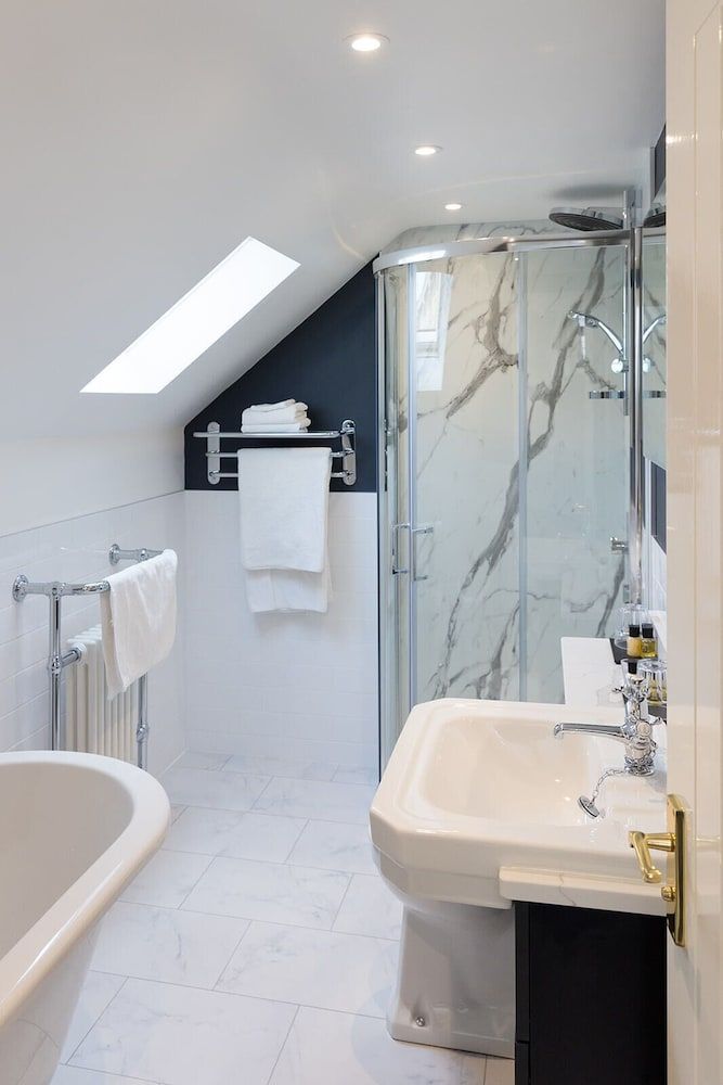 Pack Horse Inn Shared Dormitory, Ensuite (Stable Block Deluxe King ) 5