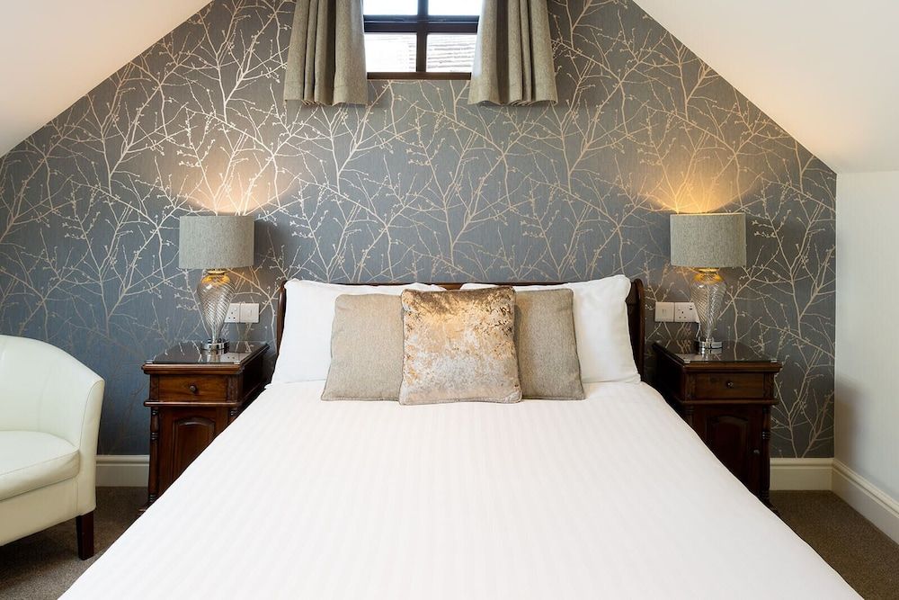 Pack Horse Inn Shared Dormitory, Ensuite (Stable Block Deluxe King ) 2