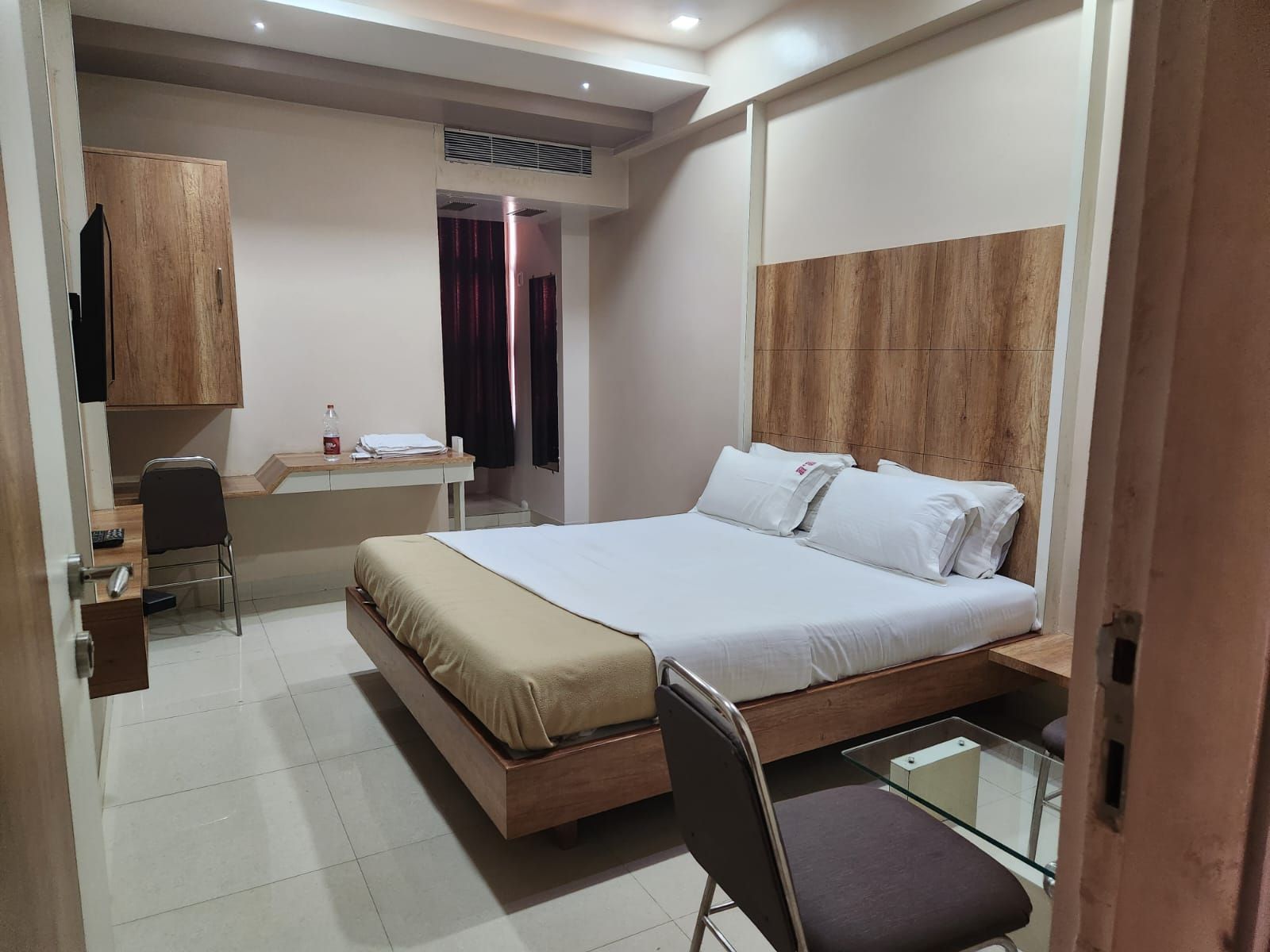 SHRI RENUKA HOTEL AC Deluxe Room 2