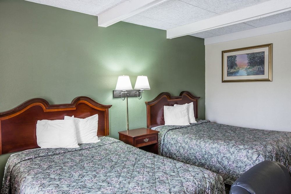 Room, 2 Queen Beds, Accessible, Smoking