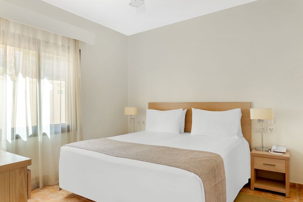 undefined Royal Sunset Beach Club 7