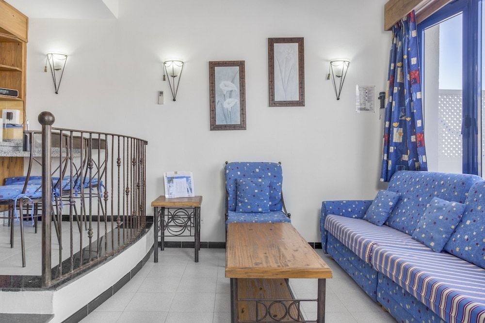 Club Cala Blanca Apartment, 2 Bedrooms 8