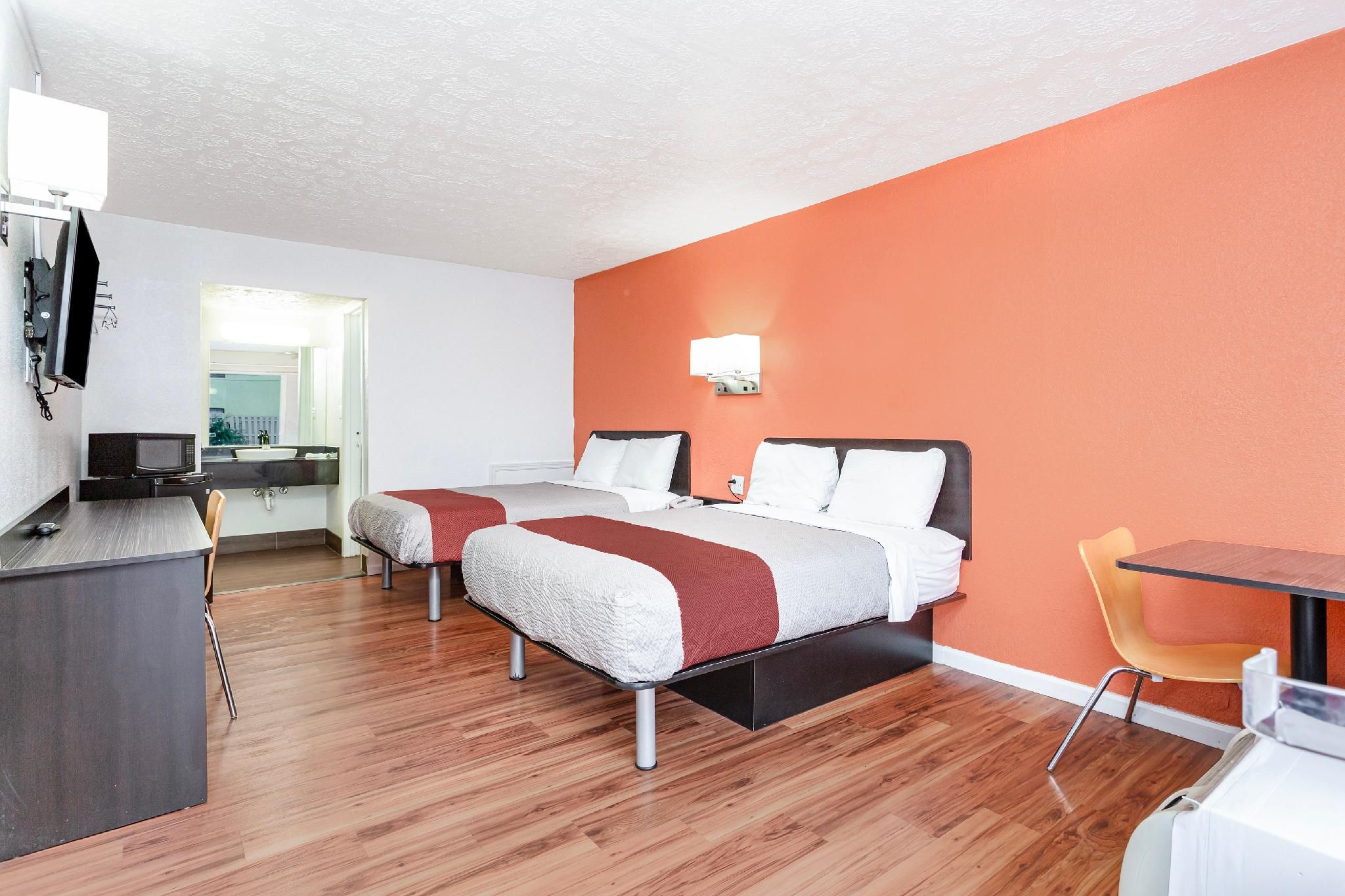 2 Full Beds Non-Smoking