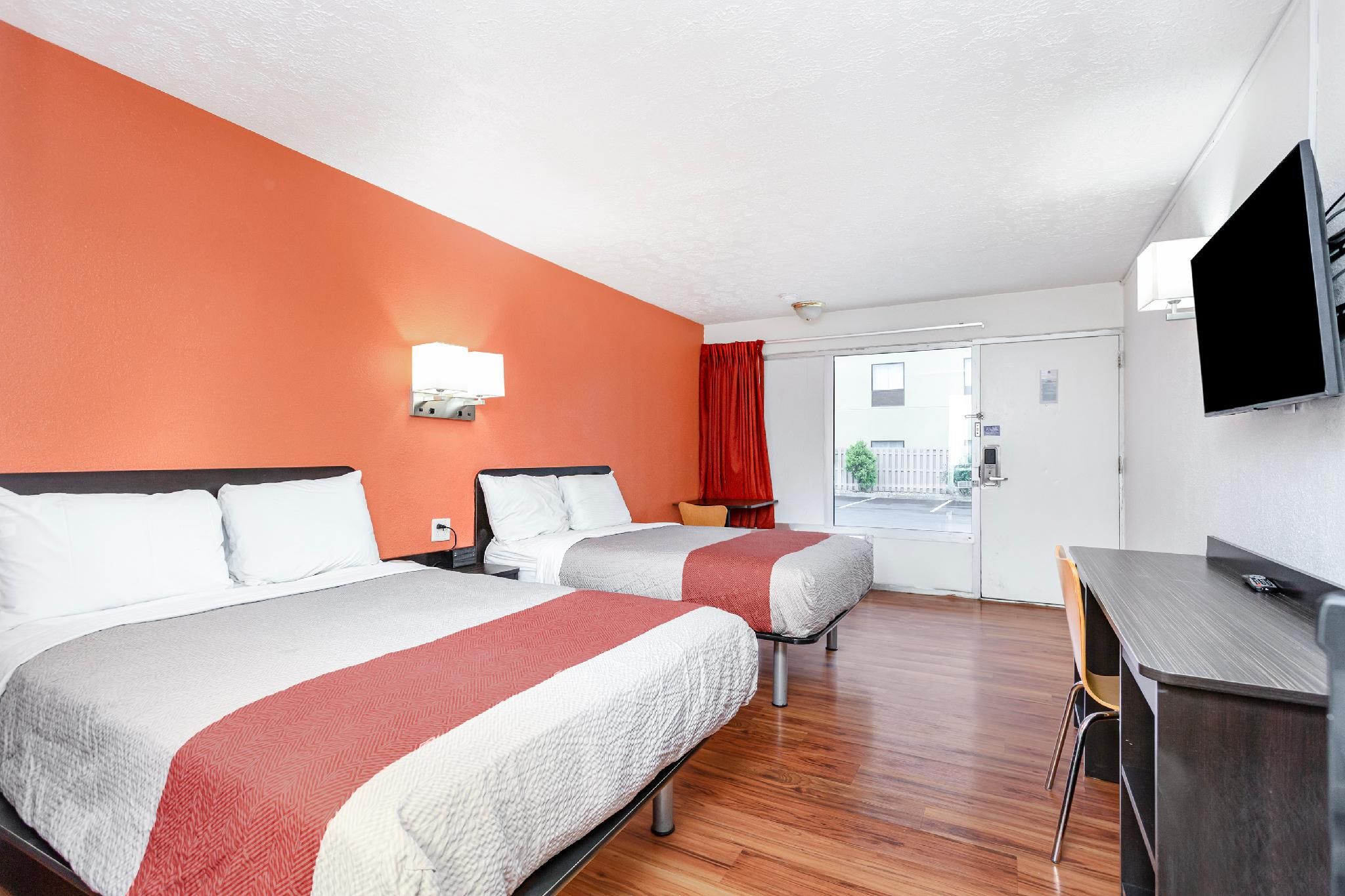 2 Full Beds Non-Smoking