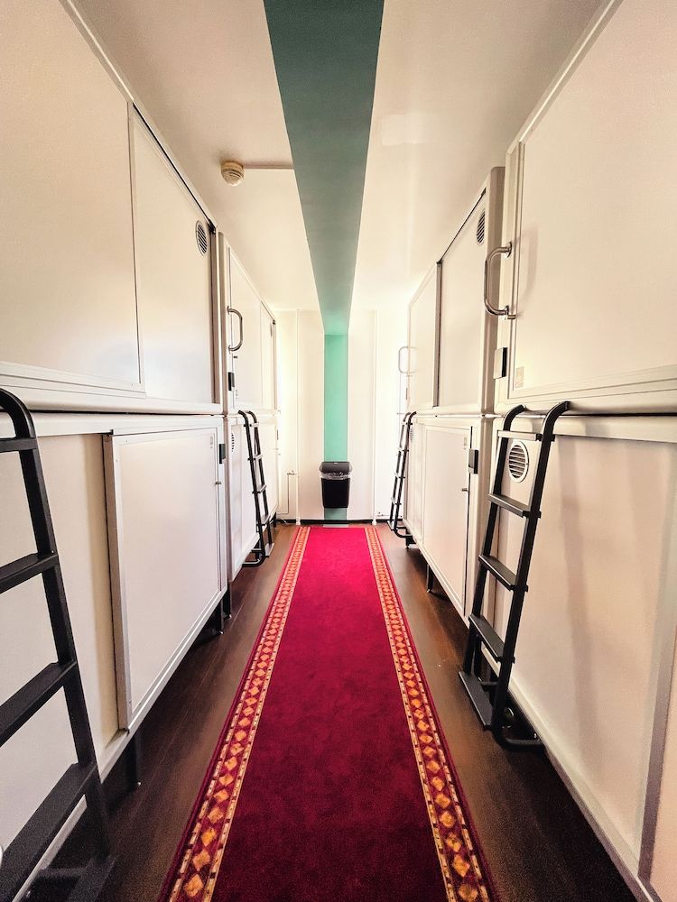 Copenhagen Downtown Hostel Double bed in private Capsule (2 pax) - Upper level 6