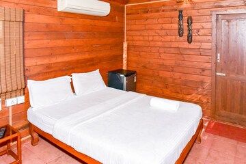 undefined Riverside cottage stay for 3 7