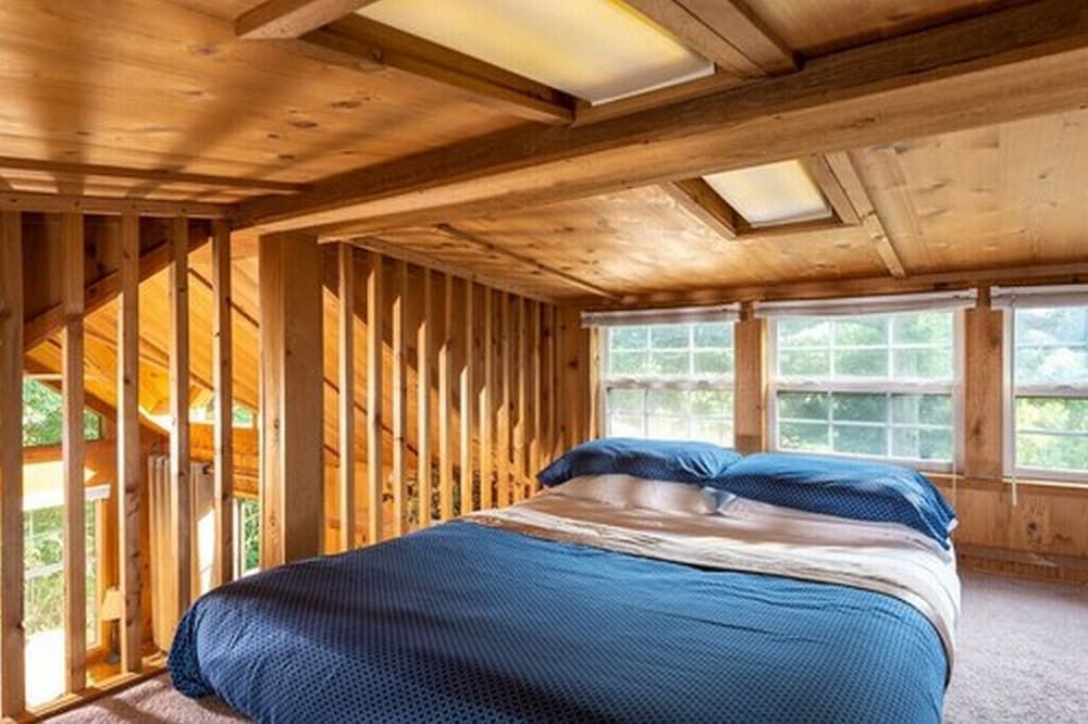 Cabin, Private Bathroom (Balsam Mountains Cabin- No Breakfast, No Pets)