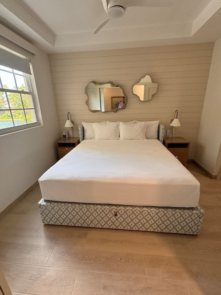 Windsong on the Reef Junior Suite, 1 Bedroom, Pool Access, Beachfront