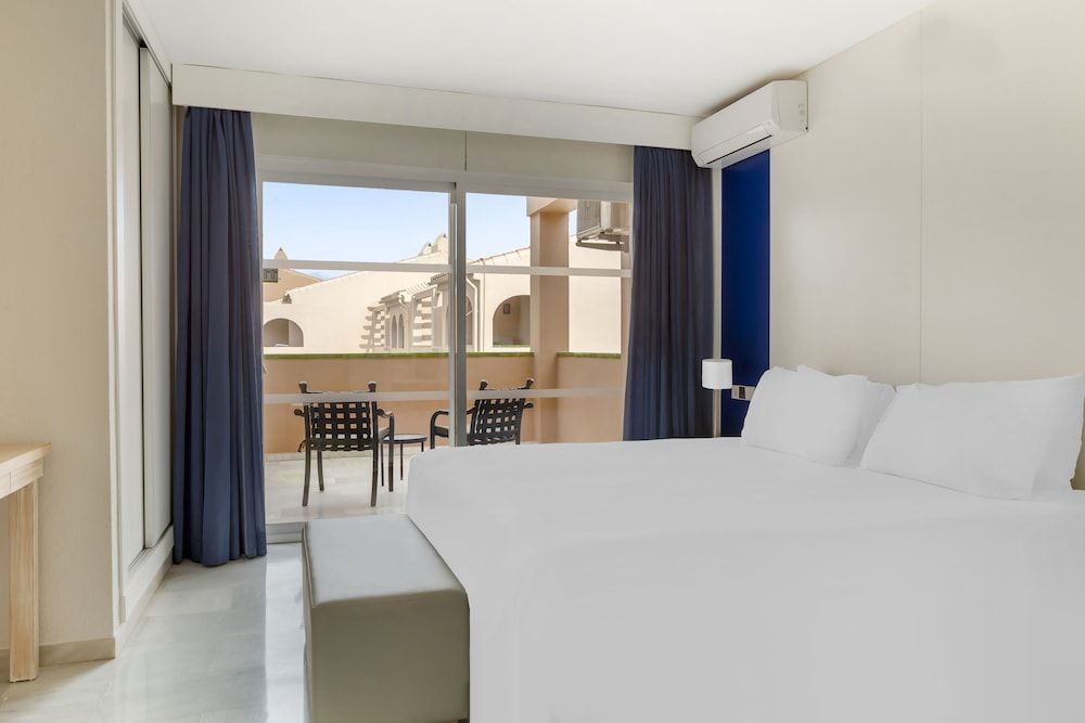 Los Amigos Beach Club Apartment, 2 Bedrooms 3