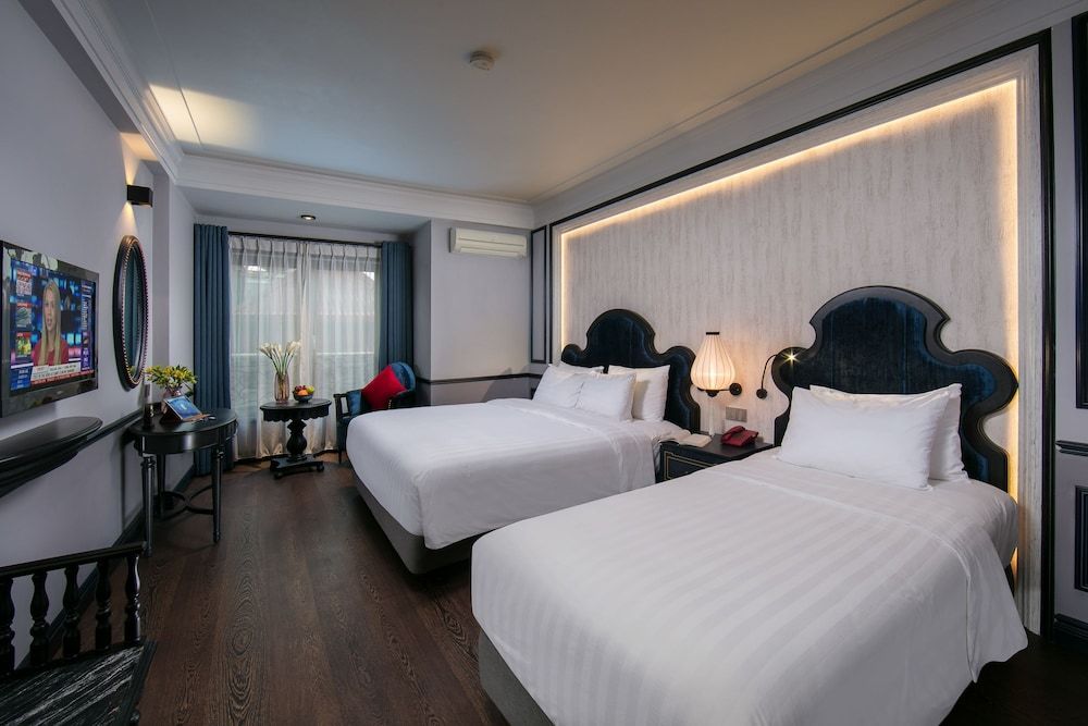 Family Suite with window