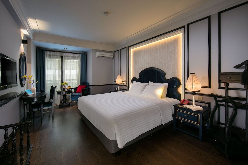 Premium Suite with window