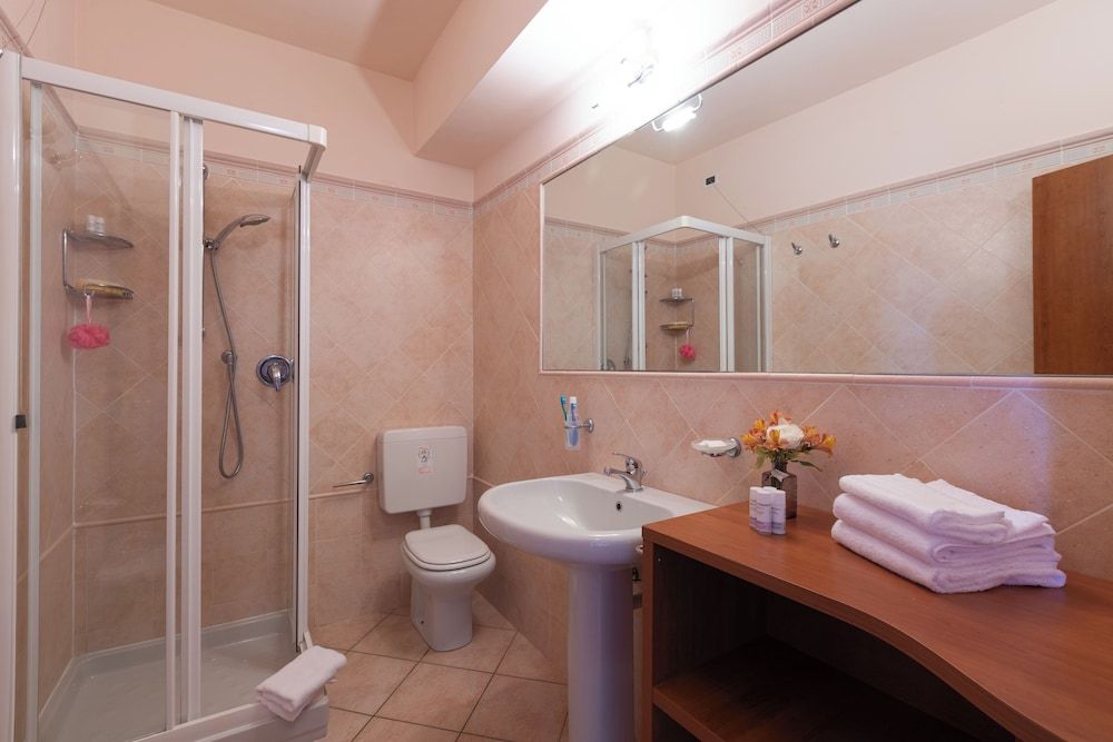 Loano 2 Village Classic Room 8