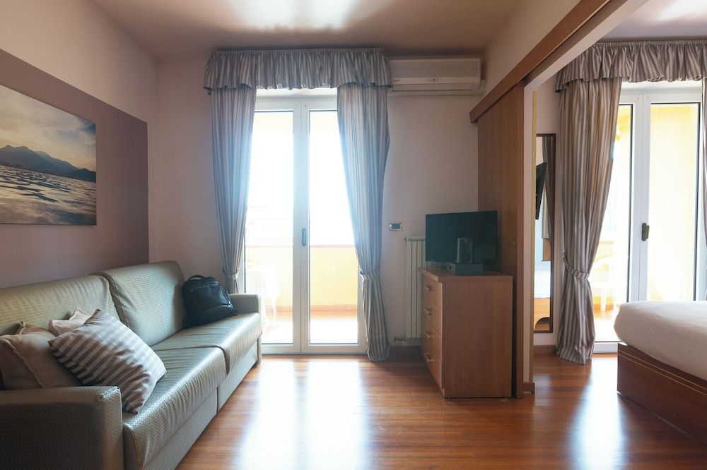 Loano 2 Village Comfort Room 7