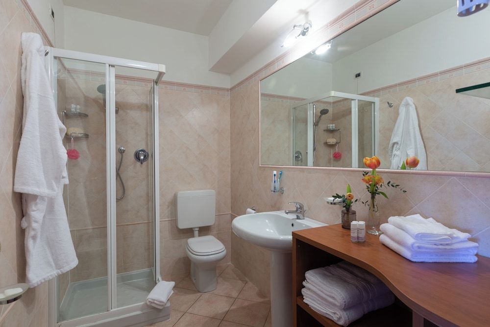 Loano 2 Village Comfort Room 5