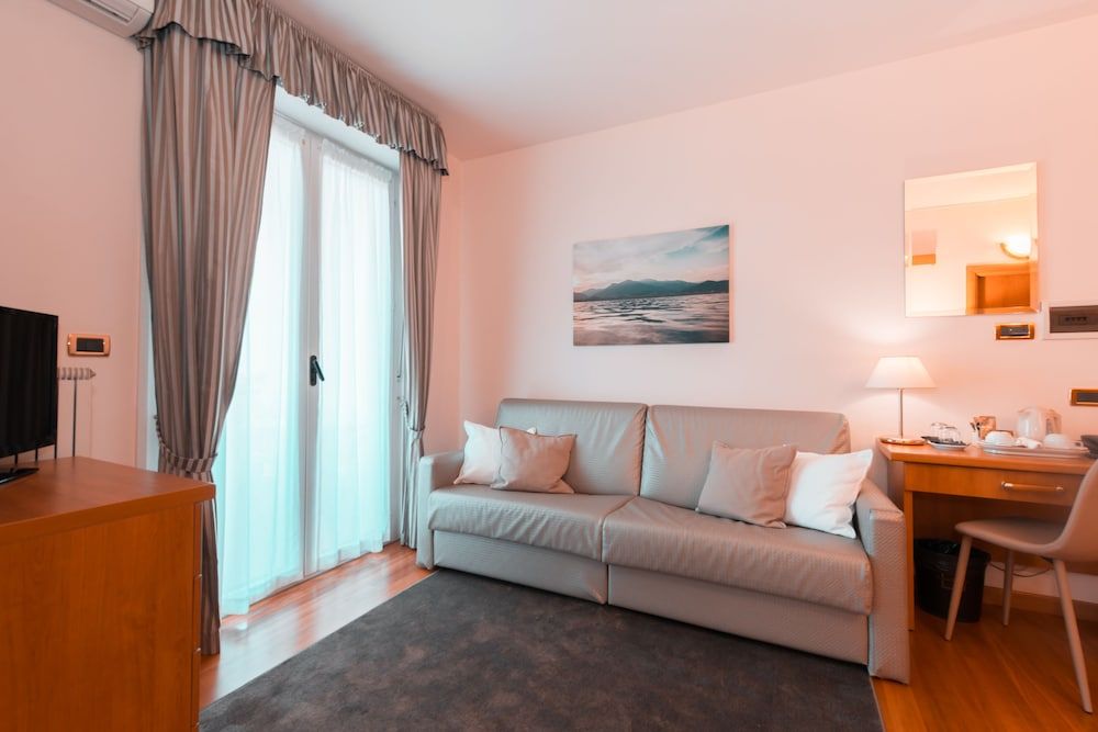 Loano 2 Village Comfort Room 2