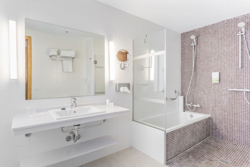 Royal Tenerife Country Club Family Apartment, 2 Bedrooms 11