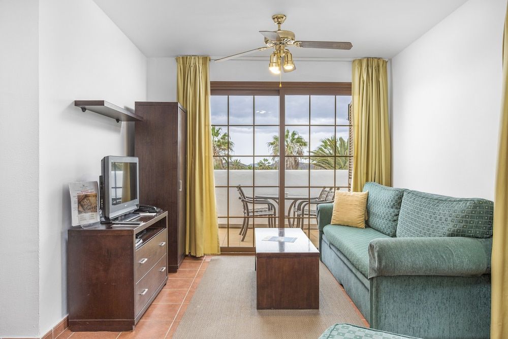 Royal Tenerife Country Club Family Apartment, 2 Bedrooms 7