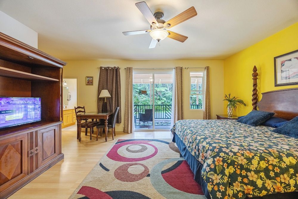 Volcano Forest Inn Room (Honeycreeper) 3