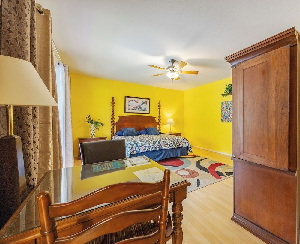 Volcano Forest Inn Room (Honeycreeper) 5