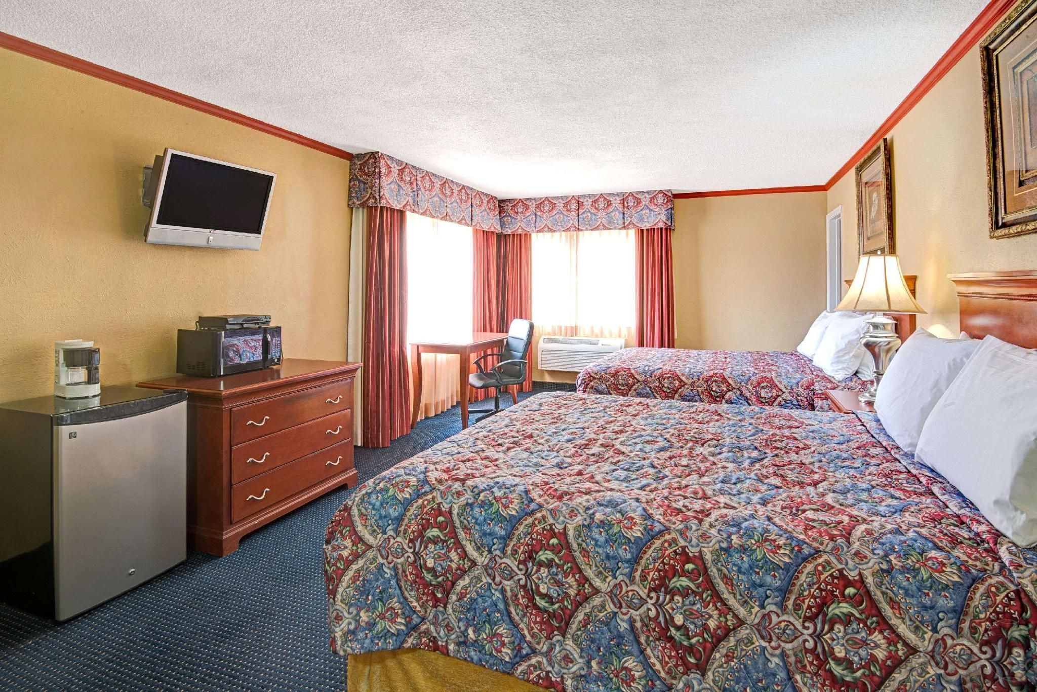 2 Queen Beds Non Smoking