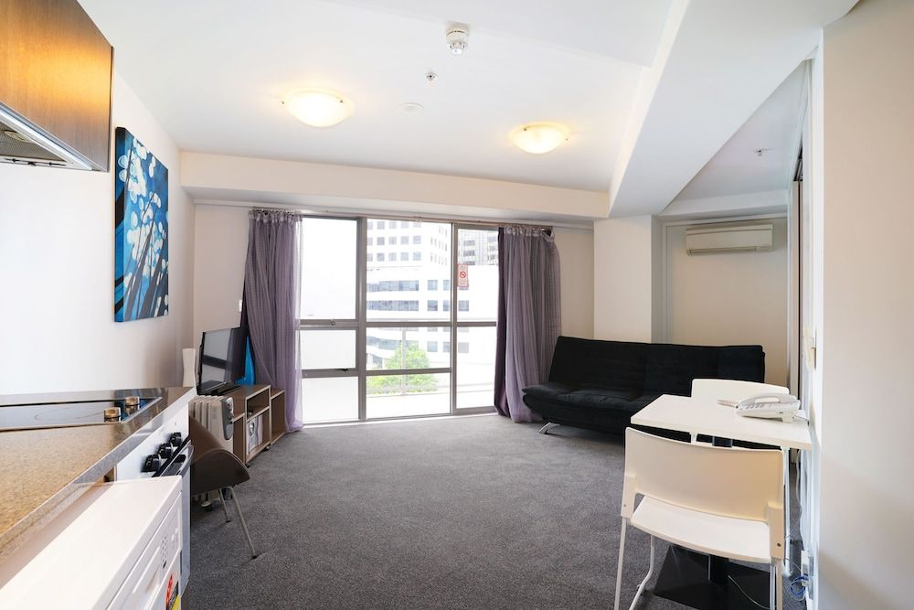 Bianco off Queen One Bedroom Superior Apartment 4