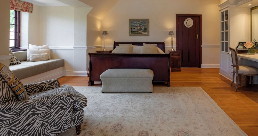 Superior Suites (Manor)