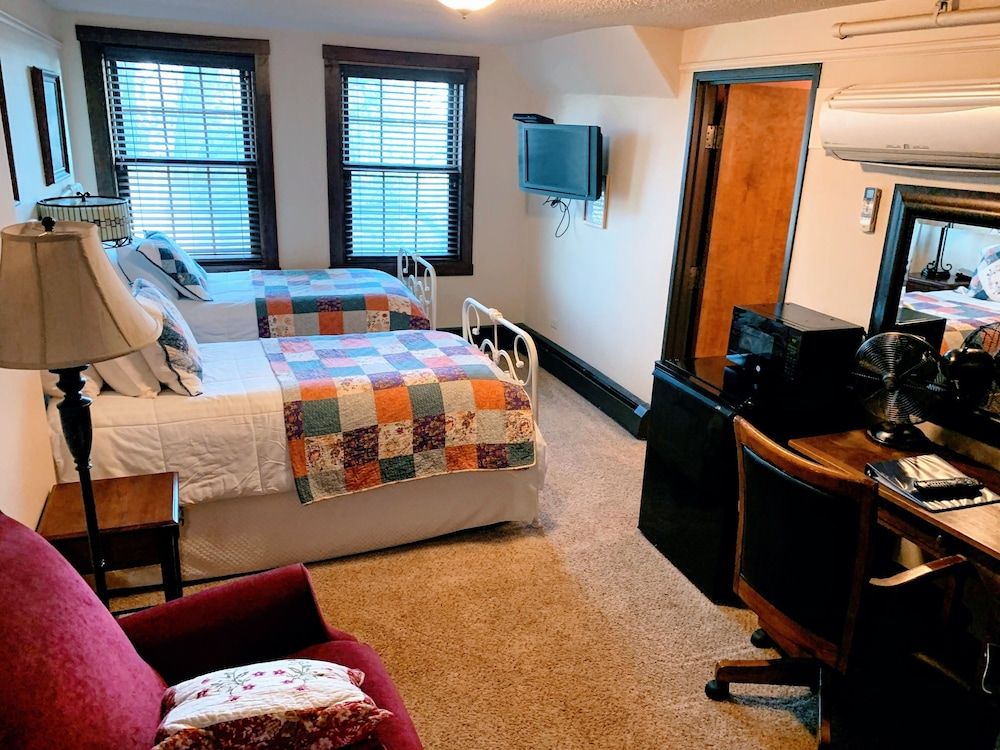 Standard Room, 2 Twin Beds (Room 304)