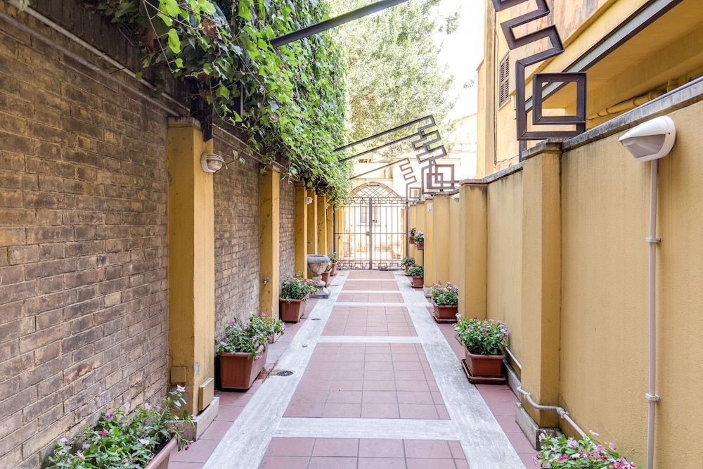 undefined Residenza RomAntica 5