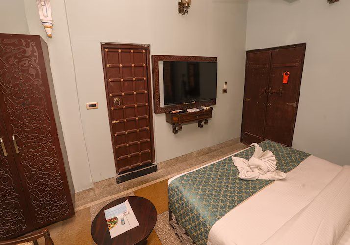Janak Vilas - A Heritage Boutique Hotel Standard Room with Compact Washroom (130 Sq.ft) 3