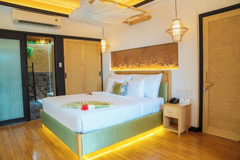 Serene Elite Premier Beach Front Bungalow