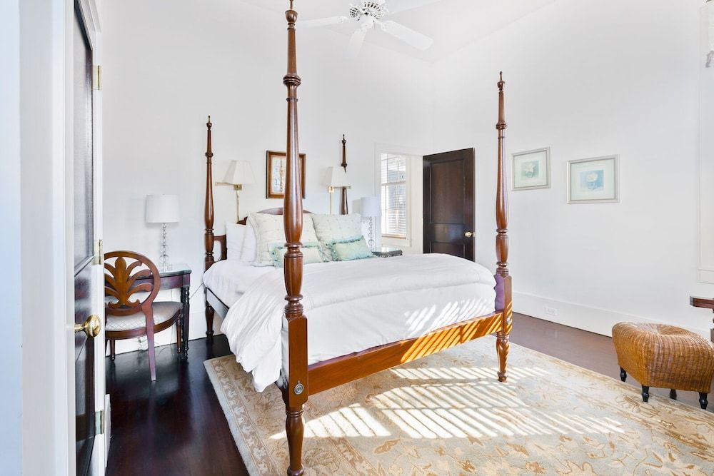 Rhett House Inn Room 19, Queen Room (Newcastle House)