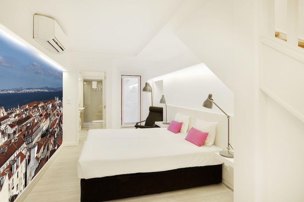 Hello Lisbon Santos Apartments Studio (Small) 2