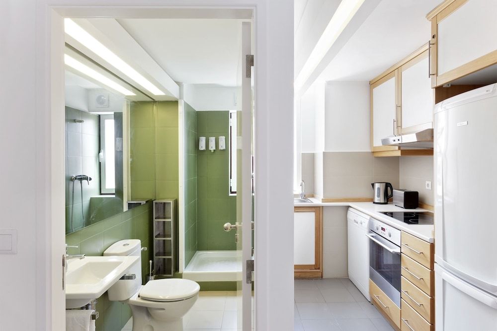 Hello Lisbon Santos Apartments Studio (Small) 6