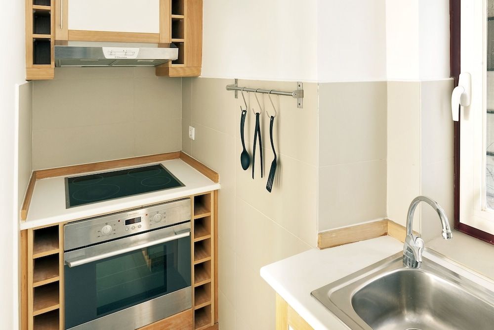 Hello Lisbon Santos Apartments Studio (Small) 5