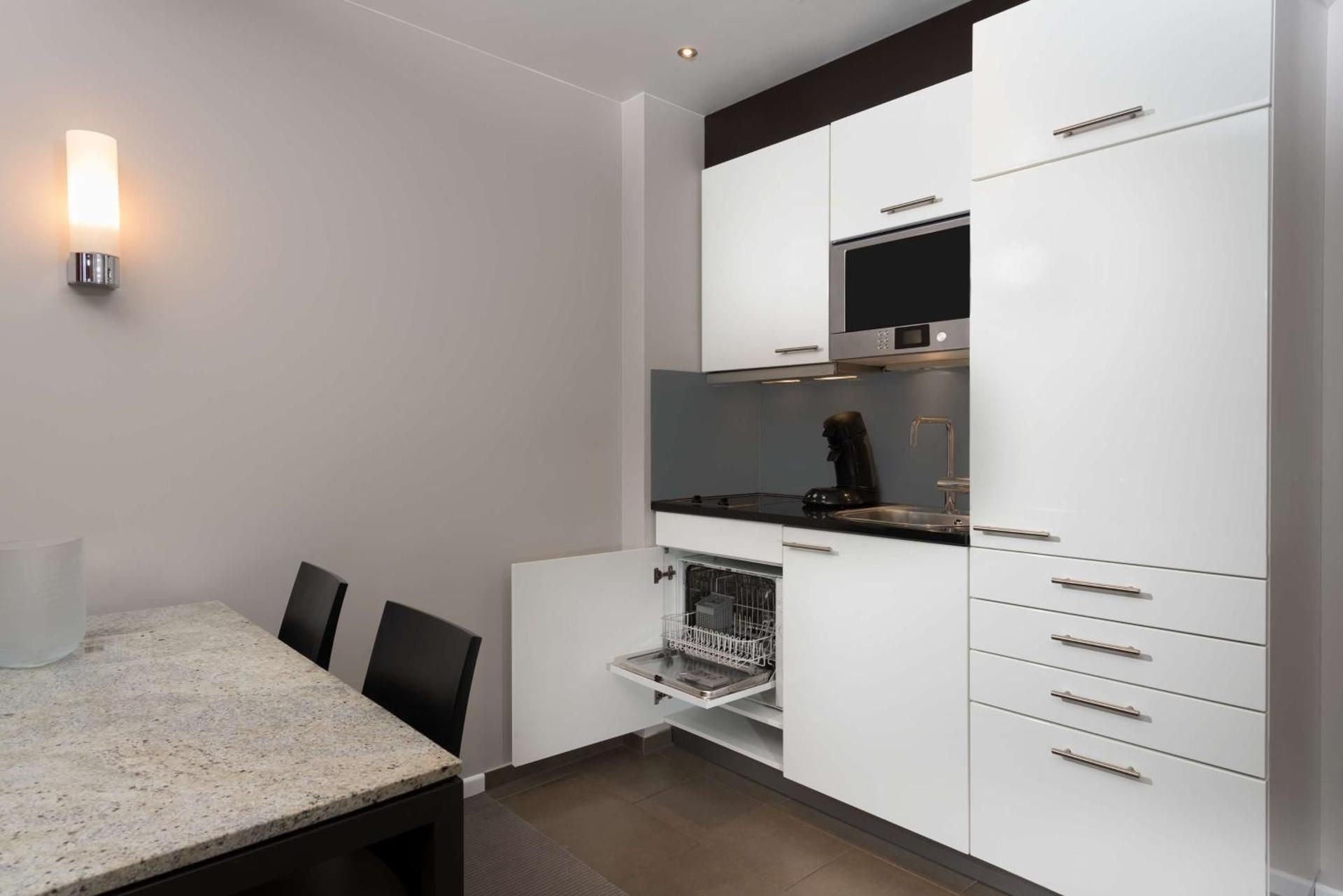 undefined Adina Apartment Hotel Frankfurt Neue Oper 8