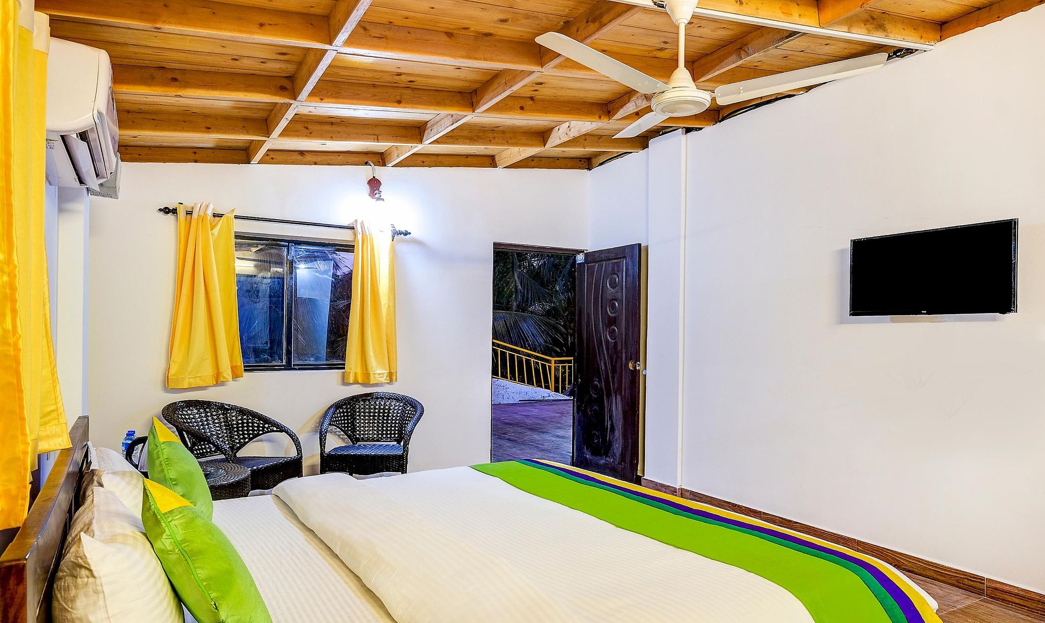 Beach Walk Deluxe Double Room